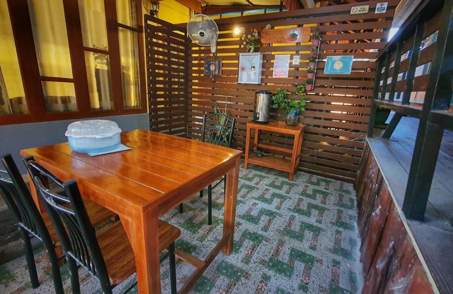 Ruen Thai Ban Rim Nam Kamphaeng Phet Exterior photo